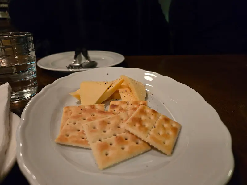 파스트라미 & 브리치즈