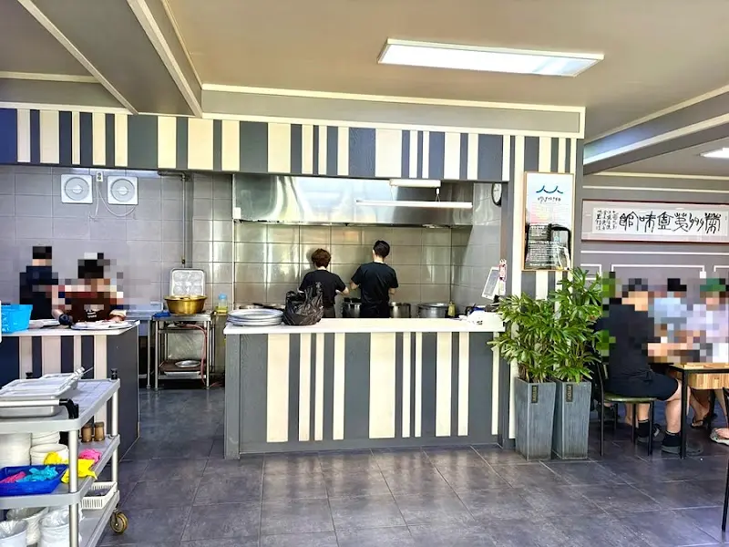 명동감자탕 내부