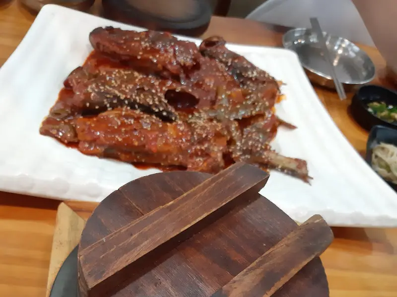 명태조림과 돌솥밥