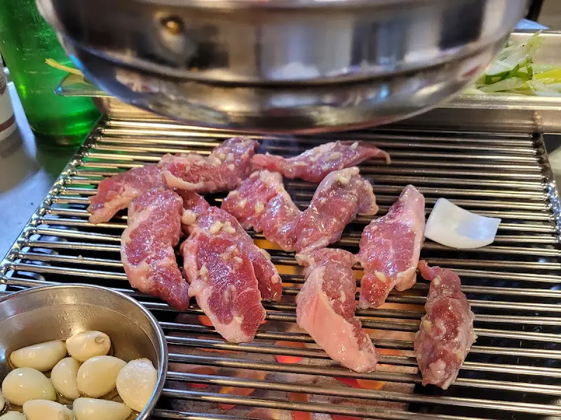 맛있는 냄새가 나는 연탄불