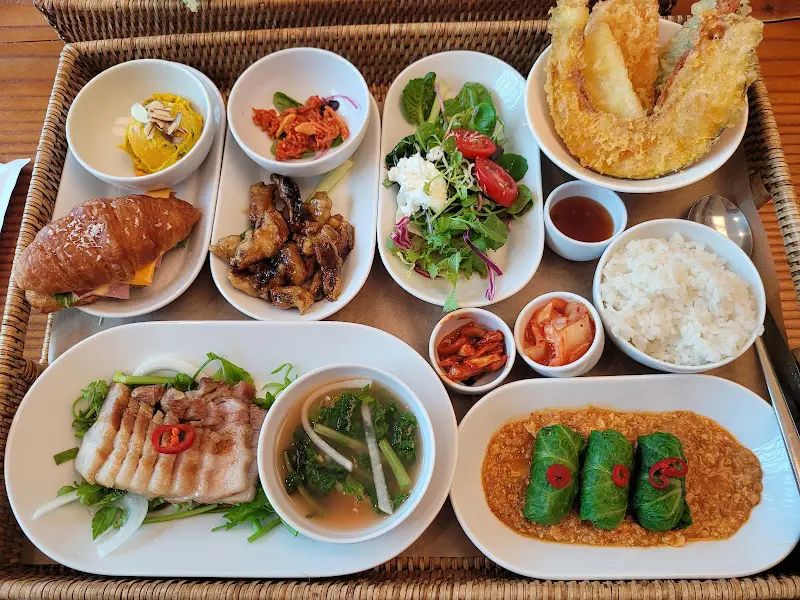 정갈하게 차려진 한 상 차림