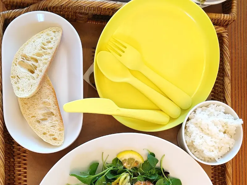 깔끔하게 준비된 식기류