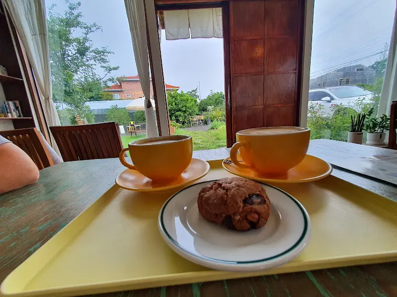 토피넛 크림 라떼와 마카다미아 초코 쿠키