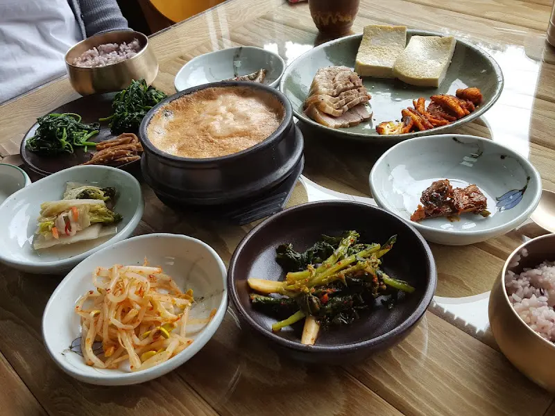 청국장 정식 클로즈업