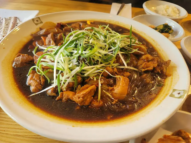 윤기가 흐르는 찜닭