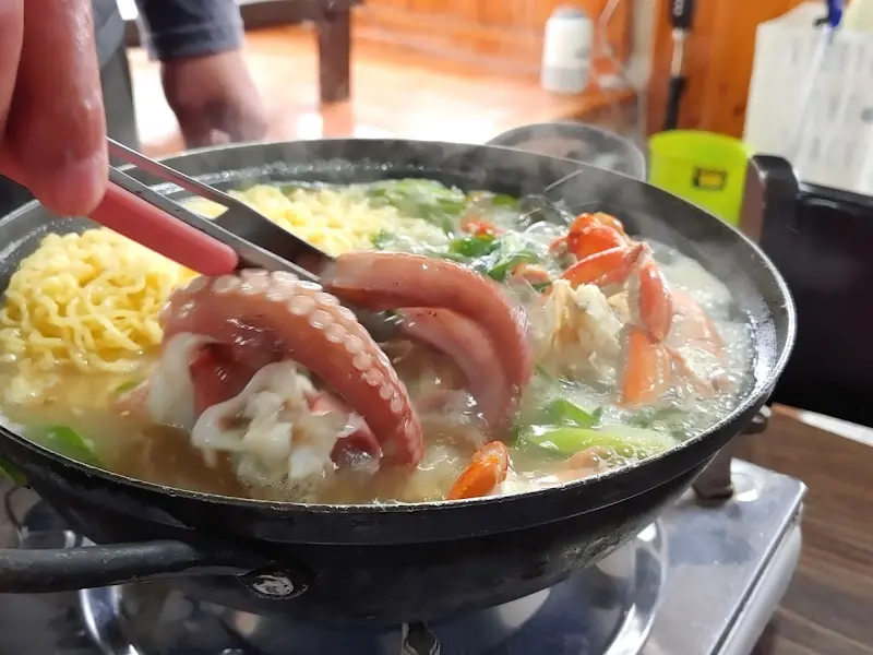 전복해물라면 조리 과정