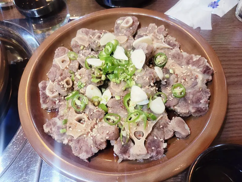 잘 삶아진 수육