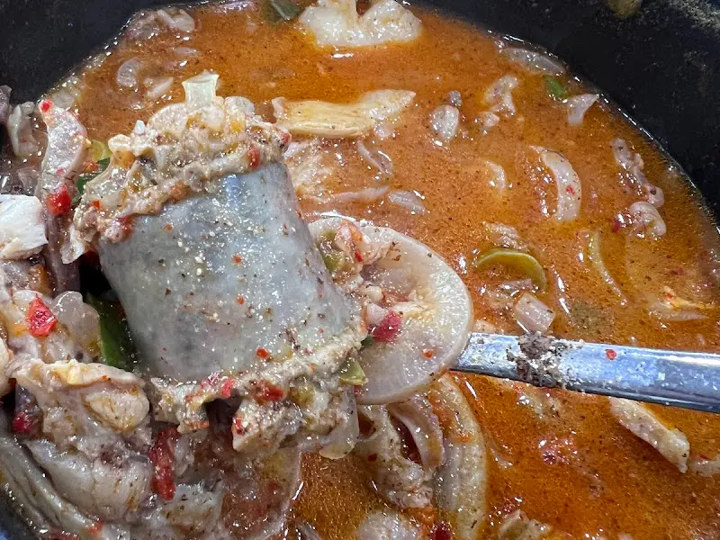 숟가락 위에 올려진 순대