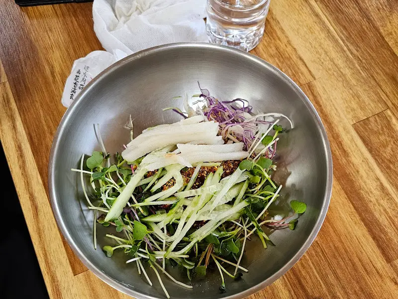 생선회비빔밥 클로즈업