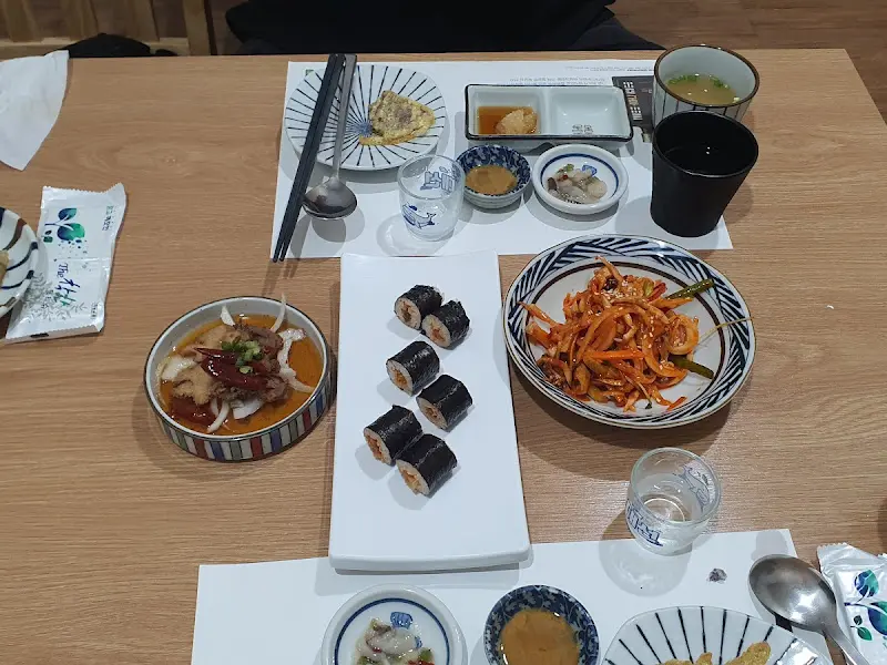 다양한 기본 반찬들