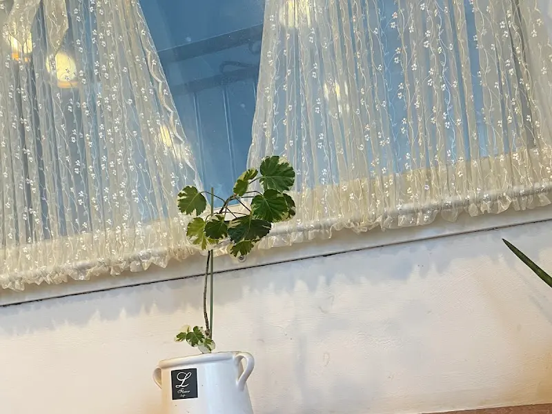 식당 내부 인테리어