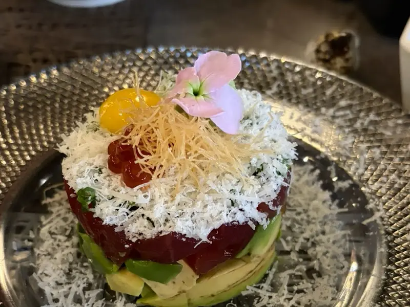 참치 아보카도 타르타르