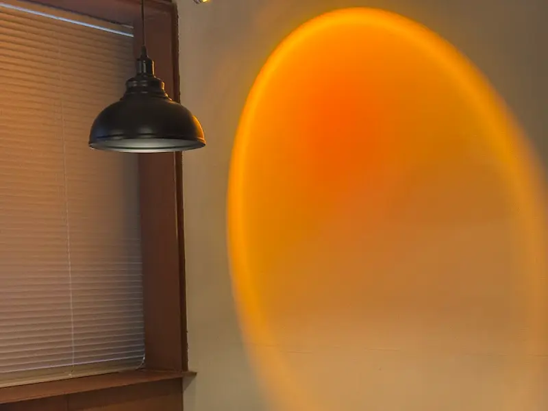 어푸키친의 조명