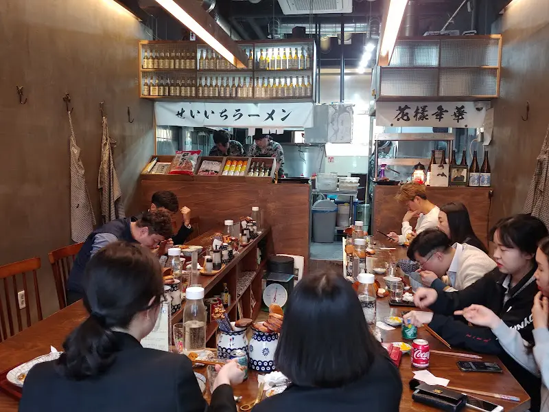 세이치 라멘 내부 전경