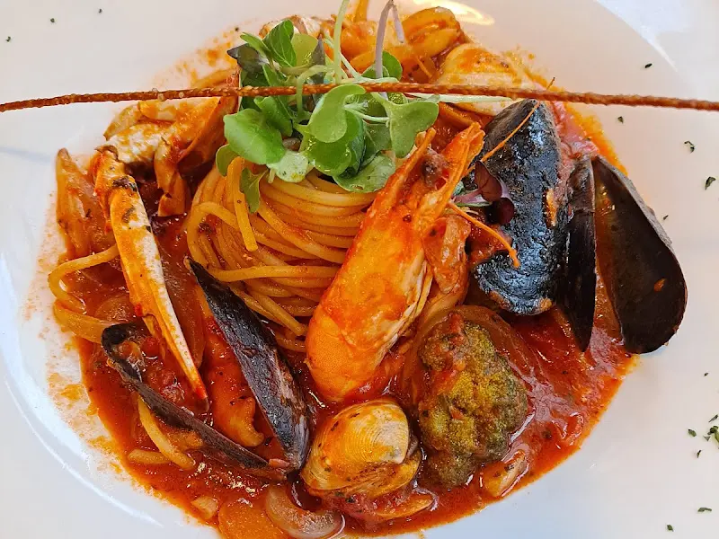 해산물이 듬뿍 들어간 파스타