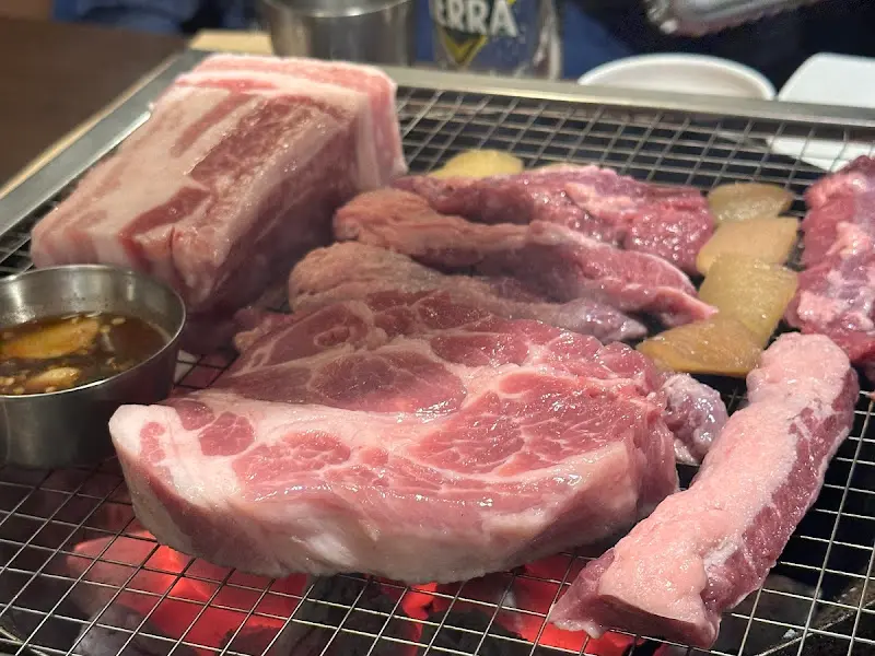 돼지고기 모듬 한 상