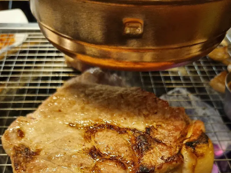 노릇하게 구워진 목살