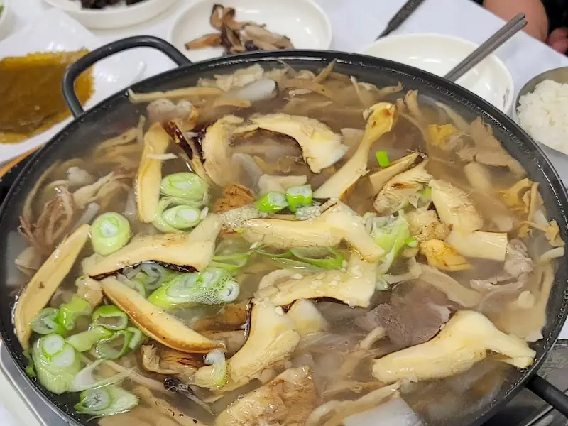 능이버섯전골