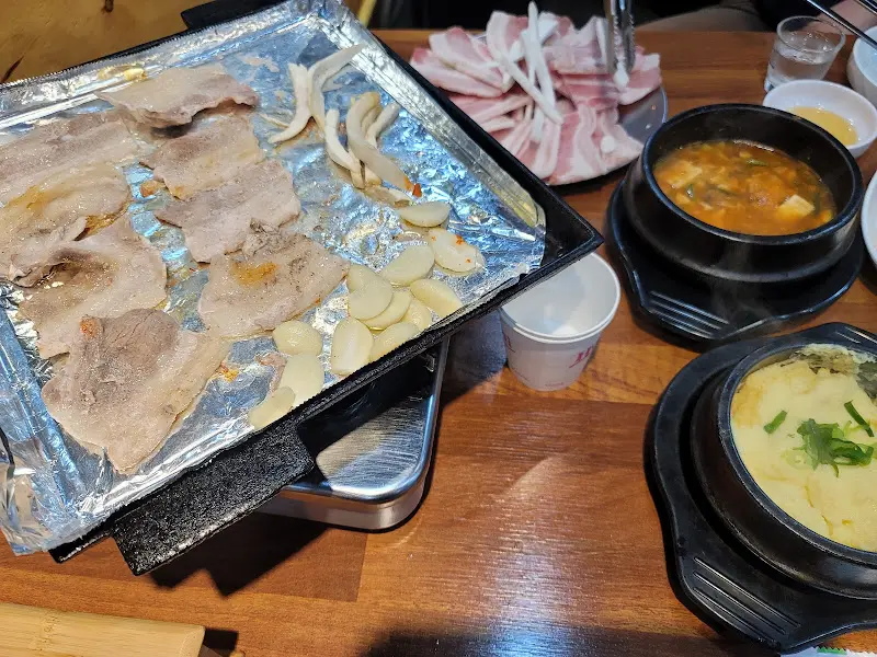 불판 위의 냉삼