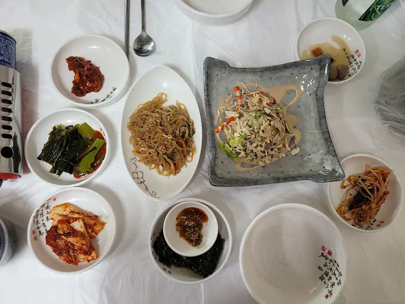 다채로운 곁들임 메뉴