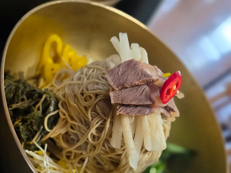 먹음직스러운 골동면