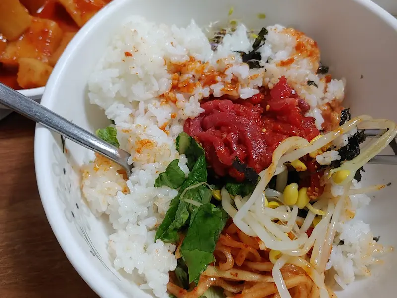 육회비빔밥 근접샷