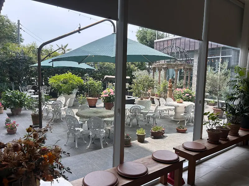 통창으로 보이는 밀양강 뷰