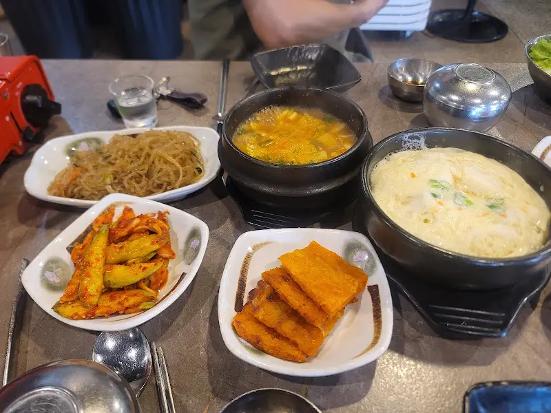 푸짐한 기본 찬