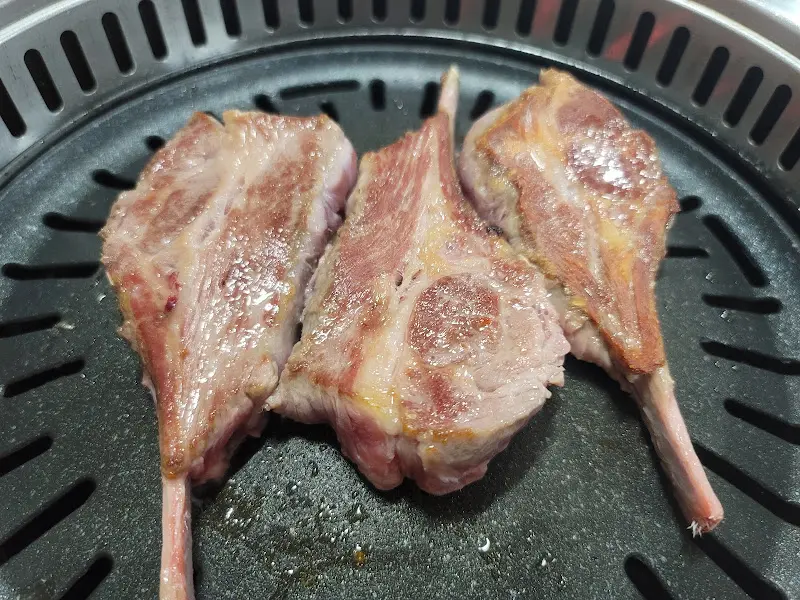 구워지는 양갈비