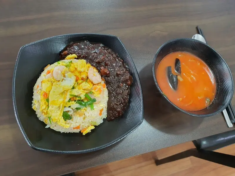 준특밥과 짬뽕 국물의 환상적인 조합