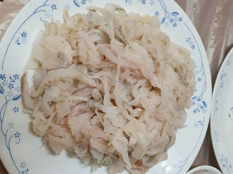 윤기가 흐르는 잡어회