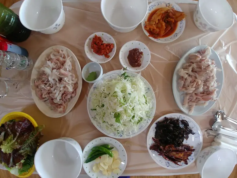 푸짐한 잡어회 한 상 차림