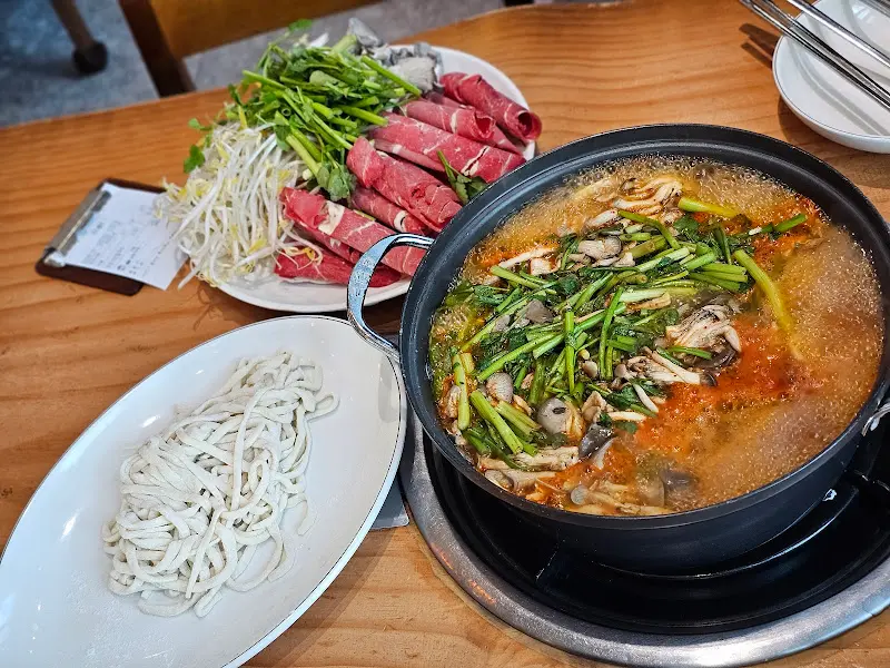 샤브샤브 재료 한상차림