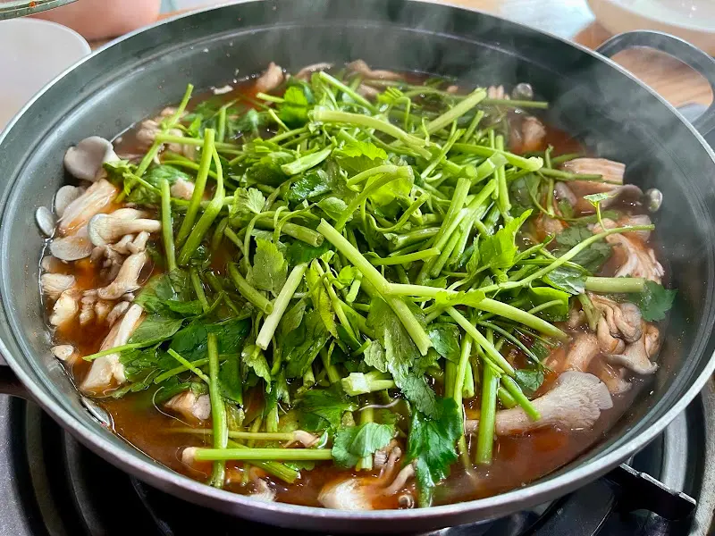 미나리가 듬뿍 들어간 샤브샤브