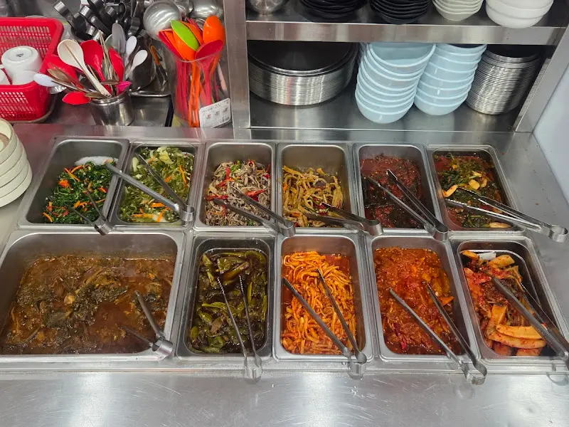 다양한 반찬 뷔페