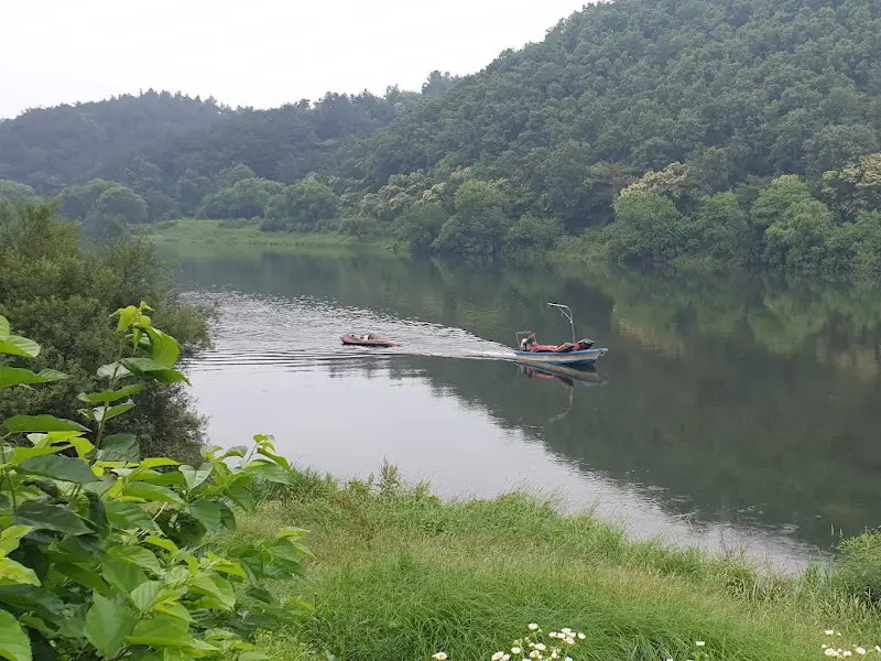 잔잔한 금강의 풍경