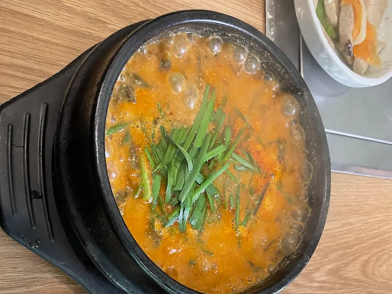 뜨끈하고 얼큰한 장어탕