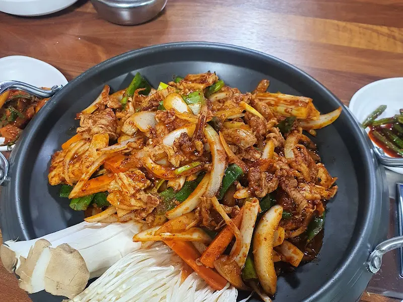 푸짐한 김치전골