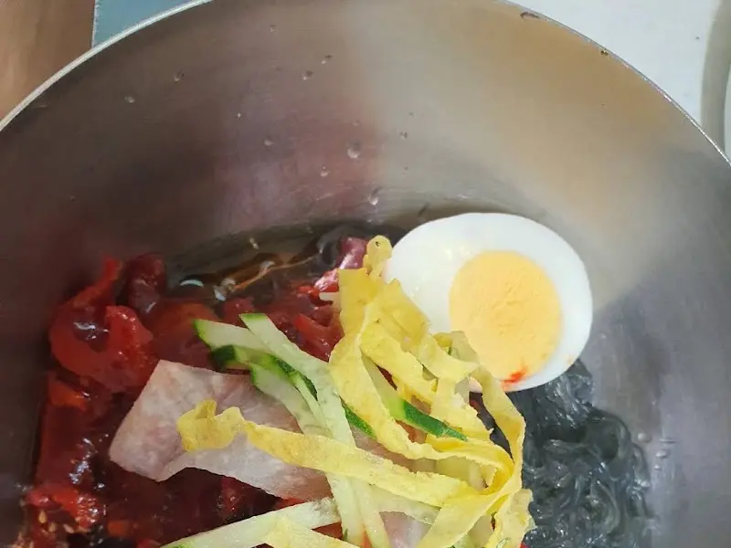 회냉면