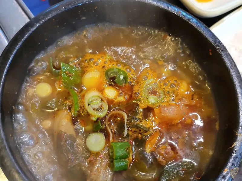 뜨끈하고 얼큰한 선지해장국