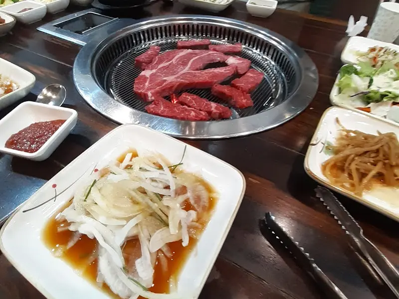 푸짐하게 차려진 한 상 차림