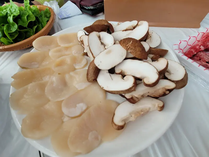 푸짐한 삼합 한 상 차림