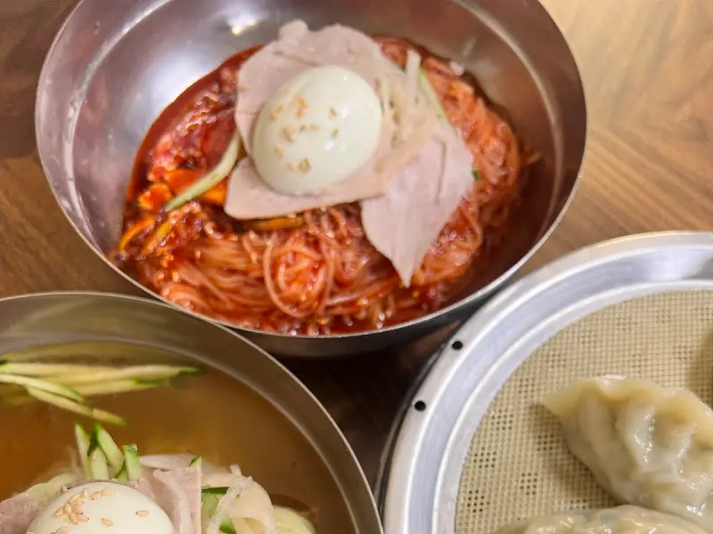 동방밀면 물밀면, 비빔밀면, 만두
