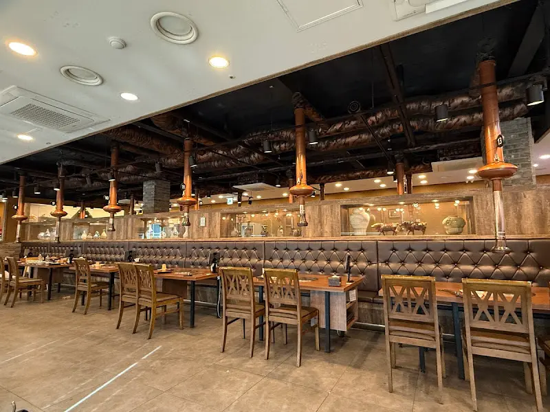 태백산숯불갈비의 넓은 내부