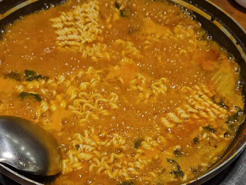 감자탕에 넣어 먹는 라면사리