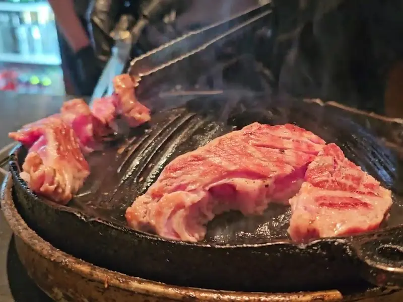 노릇하게 구워진 양갈비