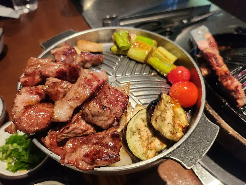 양갈비와 구운 채소