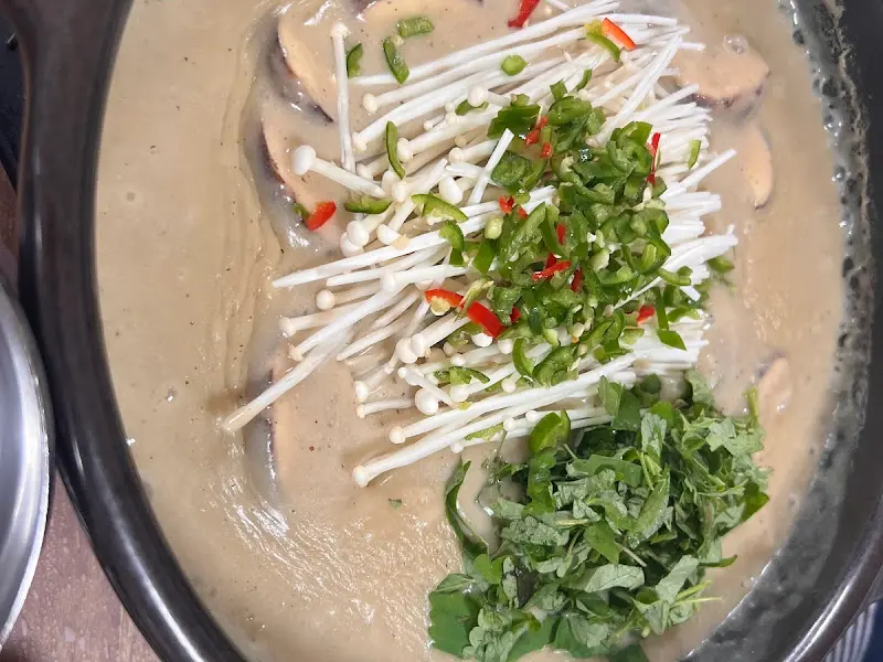 뽀얀 국물이 인상적인 가리장