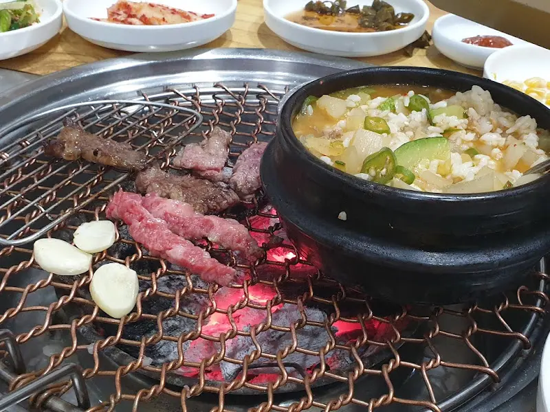 고기와 함께 끓여먹는 된장찌개