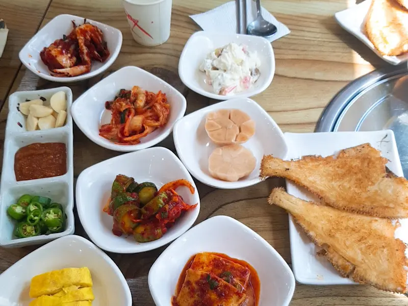 푸짐한 쌈밥 한 상차림